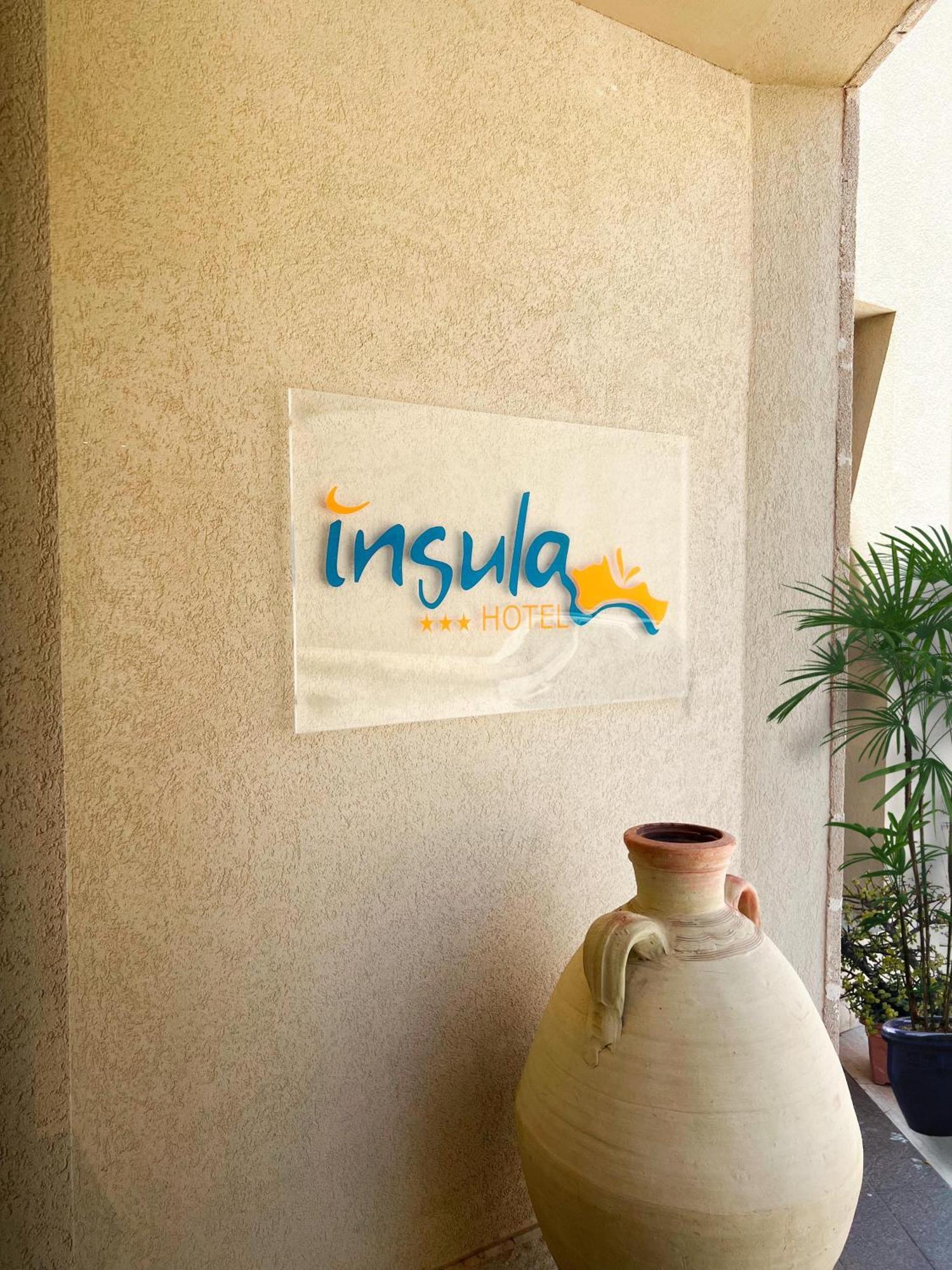 Insula Hotel Фавиняна Екстериор снимка